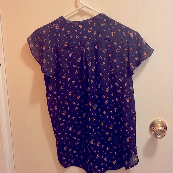 H&M Sheer Ruffle Shoulder top - Picture 4 of 4